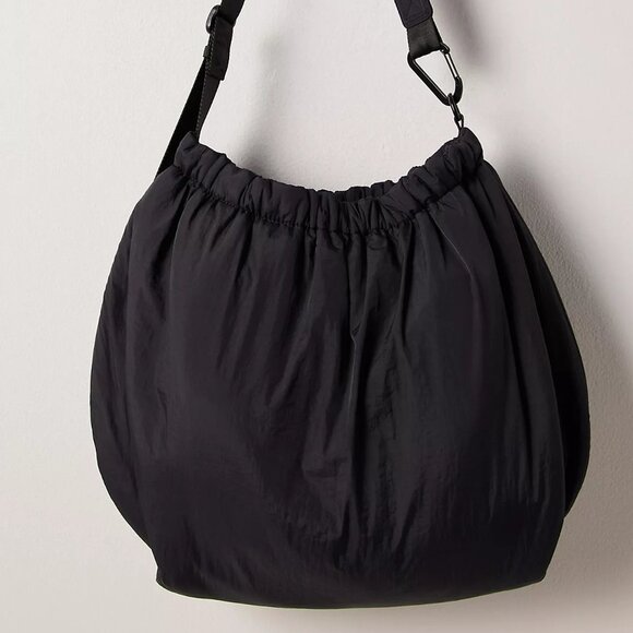 Rest Day Carryall Bag - Picture 2 of 7